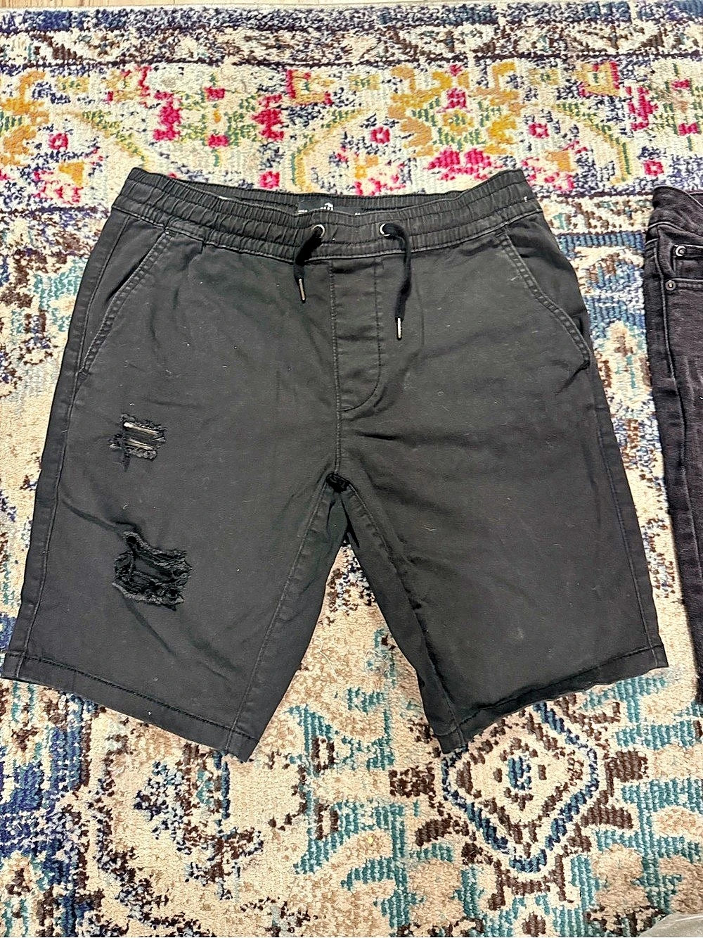 Hollister Men's Distressed Cargo Shorts in Black Size Medium